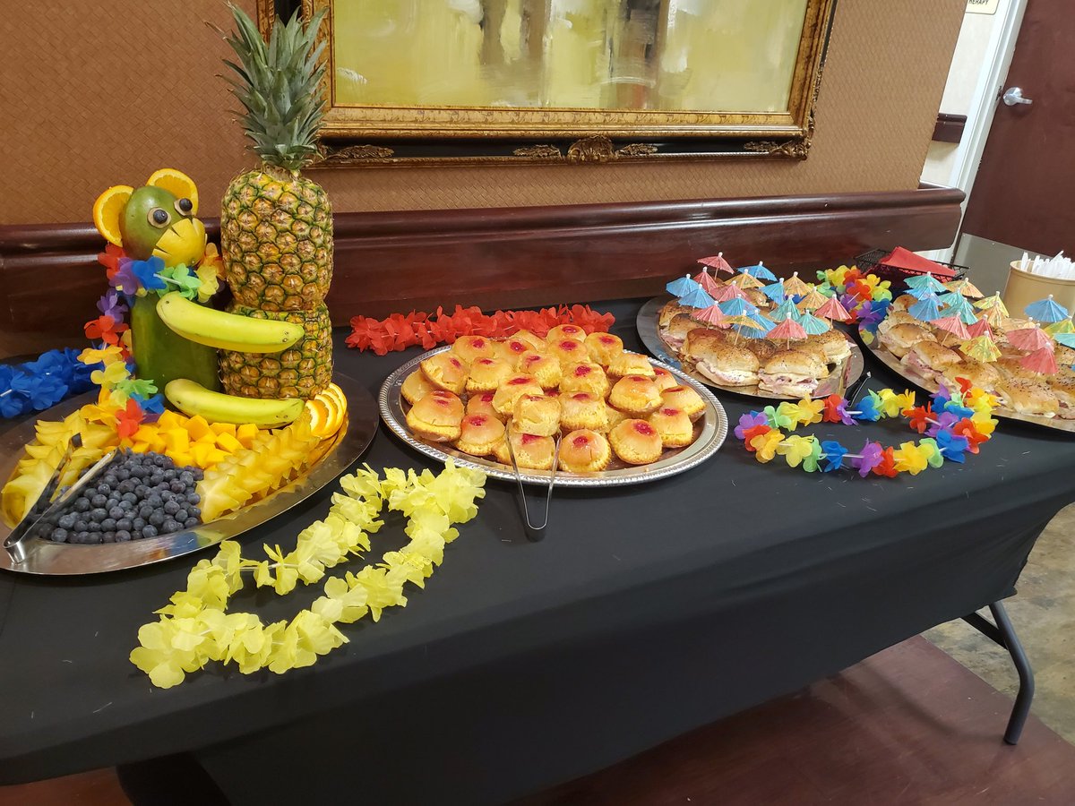 ShelbyChefs's tweet photo. Feeling under the weather... Come to @ShelbyCrossing will make you feel better! ⛱ #Operation930 #CSS @kbmondaykaren @nolafoodguy @chefJohnDSS @PeteBrogger @StonegateHC @OrchardGroveHC https://t.co/B4CRVIXhOj