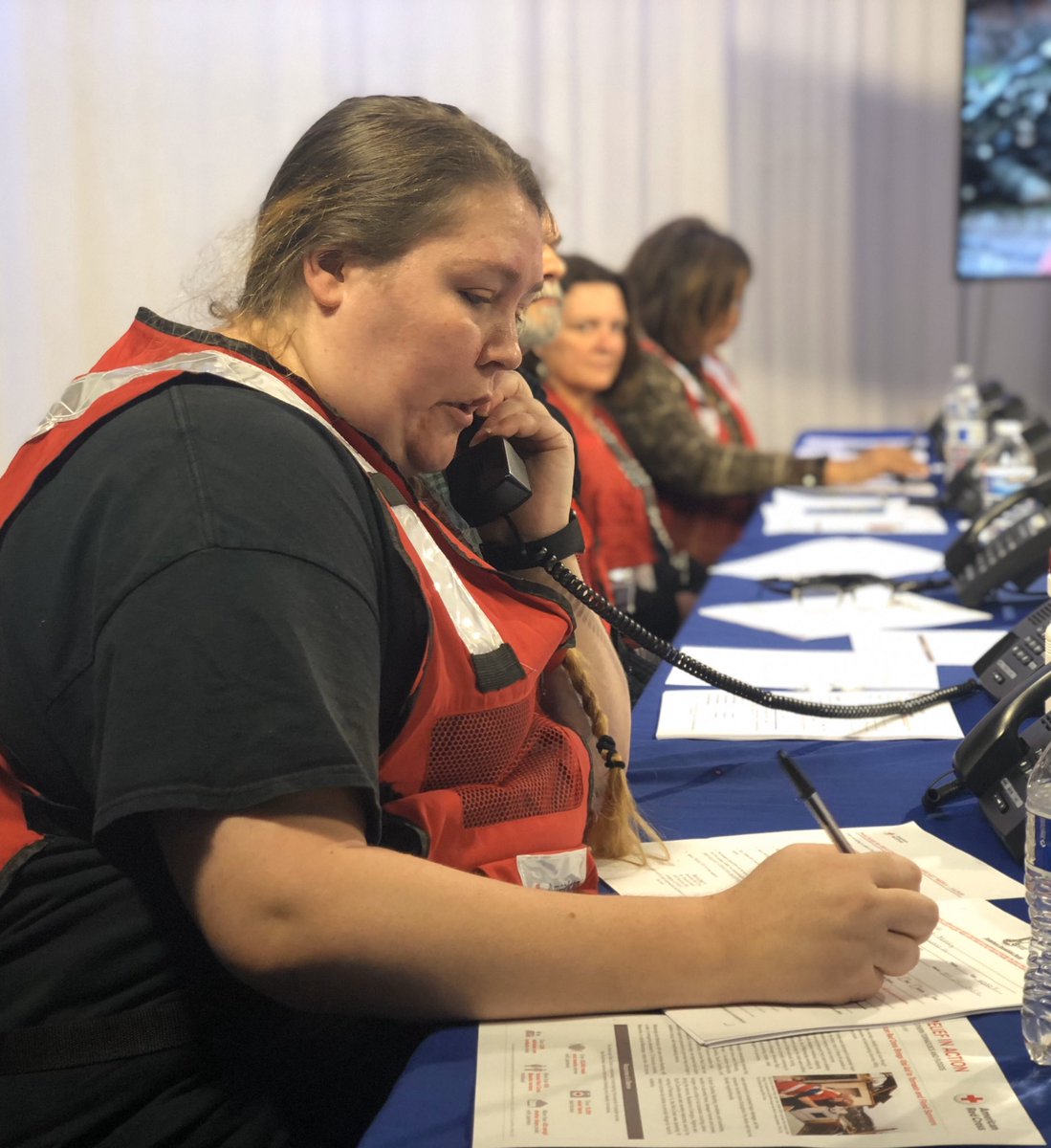 WKYT's tweet photo. Support @kyredcross tornado relief efforts in Tennessee. ☎️(855) 257-2700 | 💻 https://t.co/q2Dm69OusA #StandWithTN @WKYT @981THEBULL https://t.co/nG5uKmIbHZ
