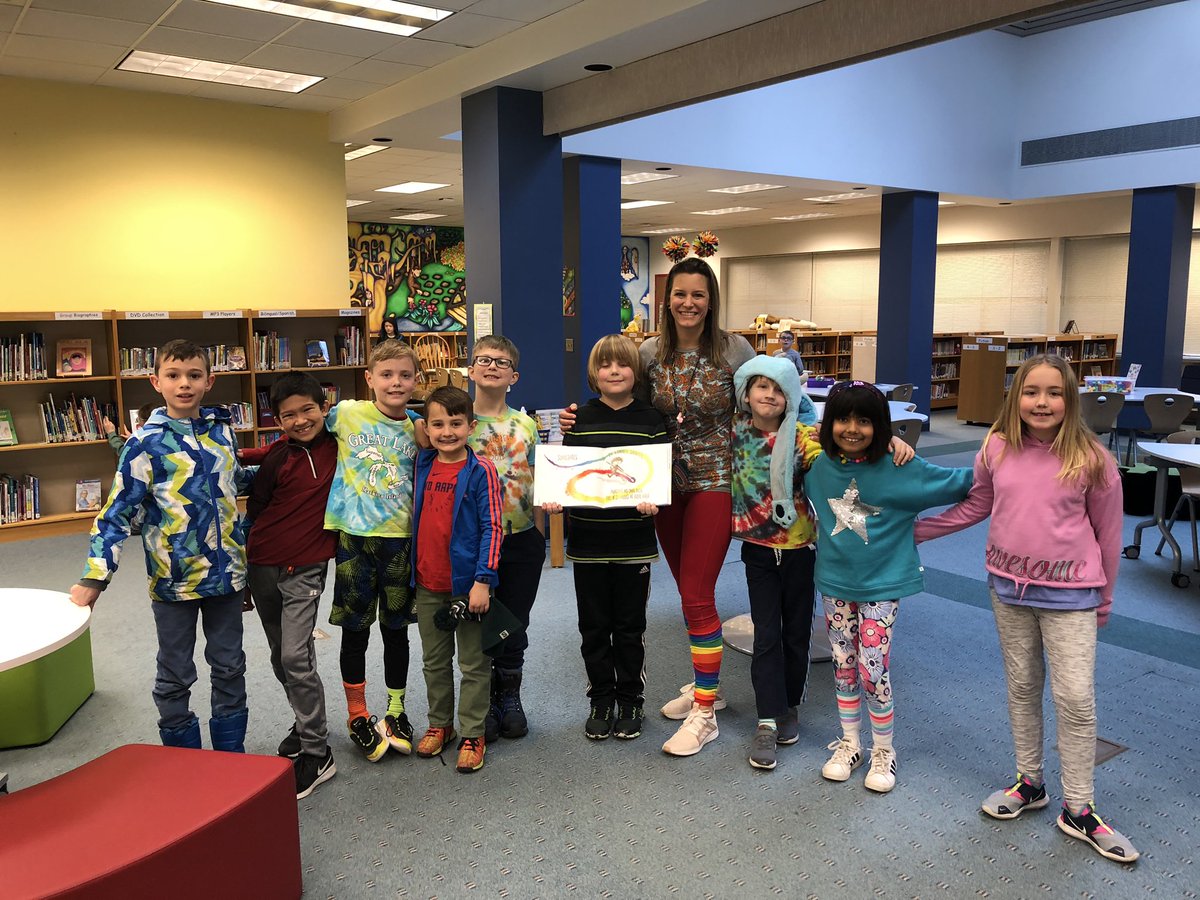 AdaFHPS's tweet photo. Ada was showered with COLORS today! #ManyColorsDay #AdaReads 🌈 https://t.co/anxWLAvWxd