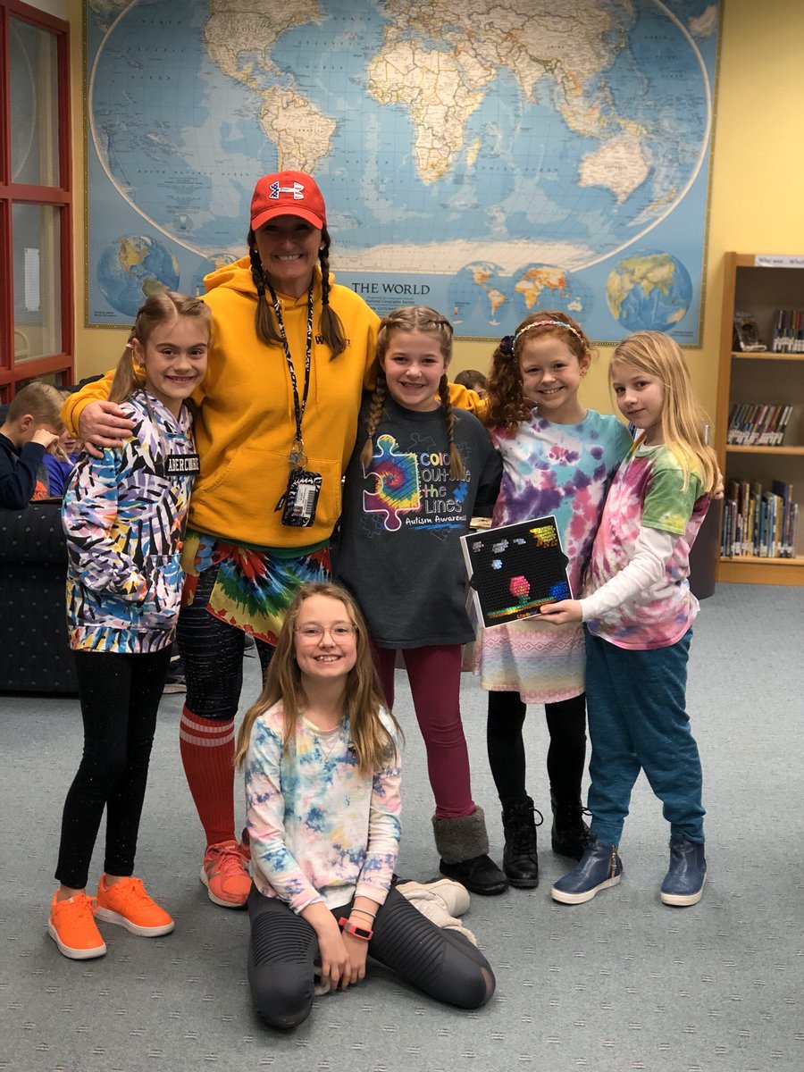 AdaFHPS's tweet photo. Ada was showered with COLORS today! #ManyColorsDay #AdaReads 🌈 https://t.co/anxWLAvWxd