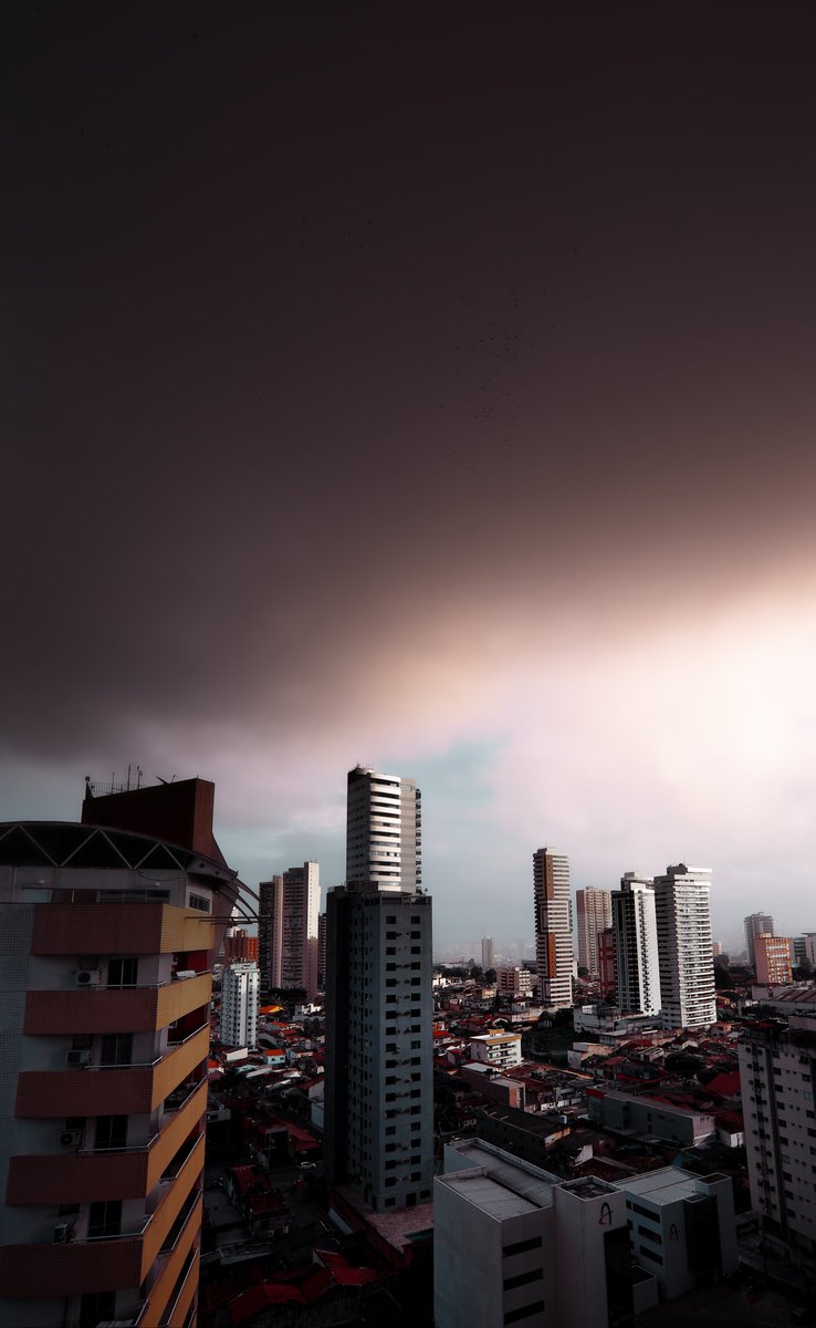 UPotiguara's tweet photo. Da chuva que caiu hoje de manhã
#ACDSee #alvorecer #chuva #belem #belemeuamoeucuido #fotografia #rainbow #arcoiris https://t.co/jLYRtFJ6jw