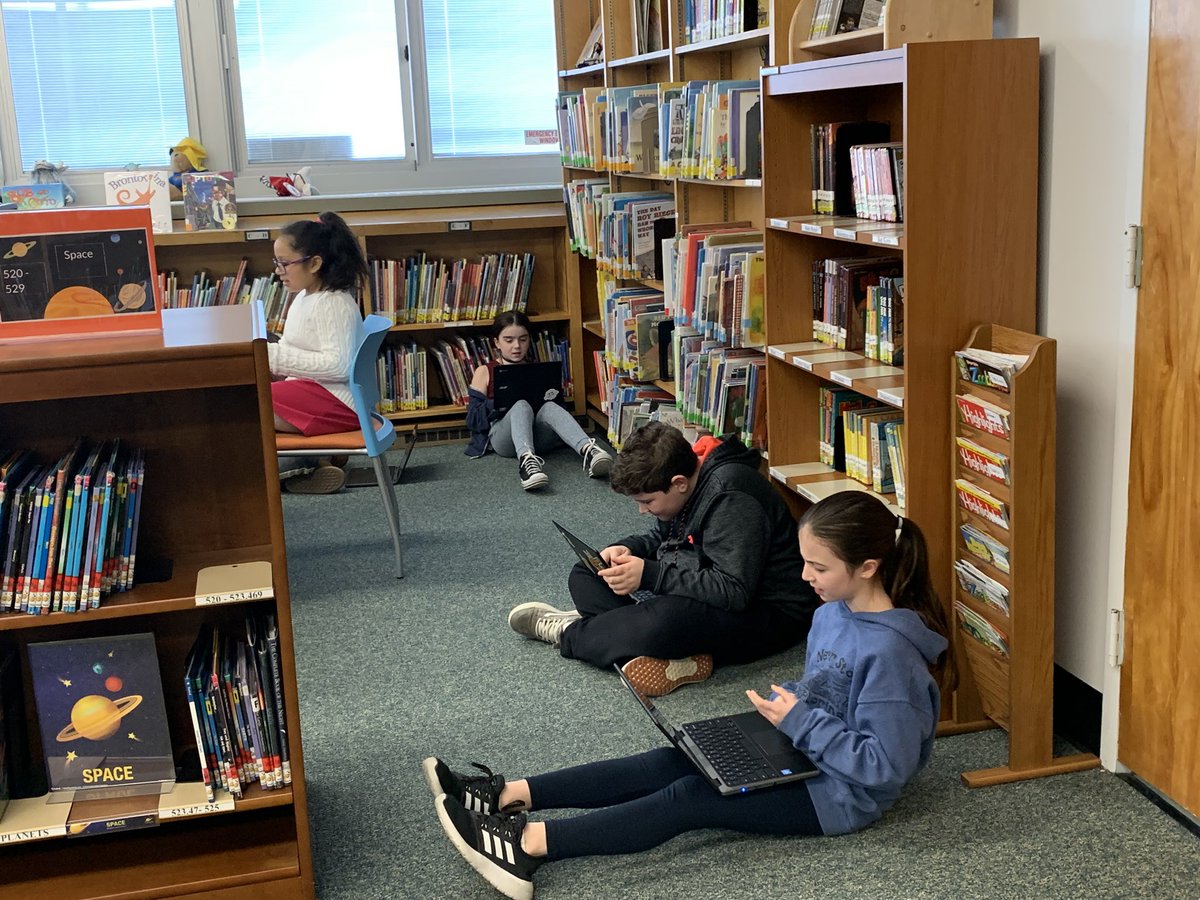 Today in library we learned about internet safety. We made Flipgrid videos to help teach younger students how to be safe online! 💻 <a href="/SEM_Dalers/">SEM Dalers</a> <a href="/semlibrary/">sem library</a>