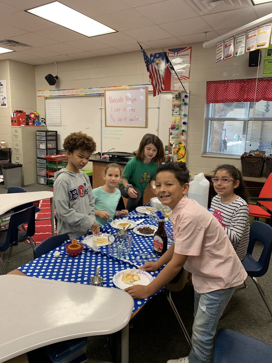 RobinZorkic's tweet photo. Making pancakes with the cooking cart today to wrap up our fractions unit. #eseSOAR https://t.co/LQJbn40rWl