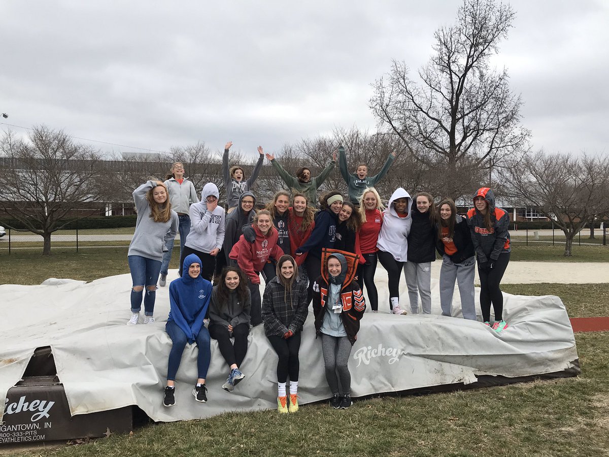 CEHS Girls Track tweet media