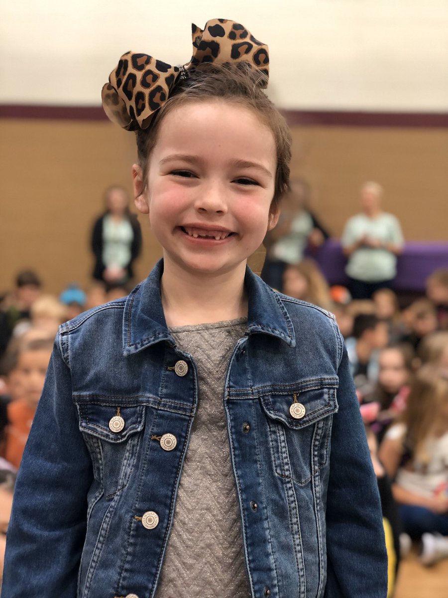 LearnWithLehde's tweet photo. Our tiger leader of the week, Hayden! 🐯 #sycamoreyr3 https://t.co/tXj3OEM76Y