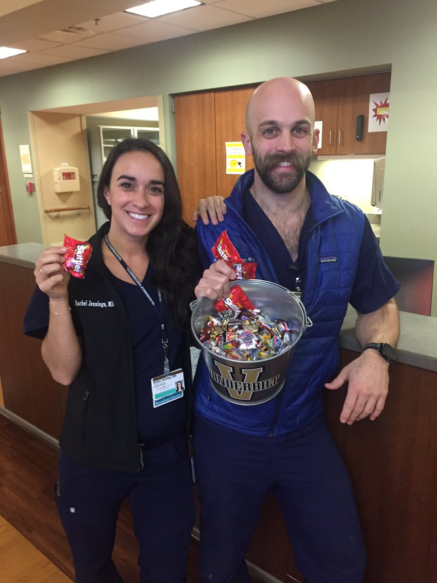 BGriebMD's tweet photo. Out with the @VUMCMedicineRes Bucket and @TACGeneMD for #VandyCandy at the end of a rough week. Proud of our team, rallying around each other, our patients, our neighbors, @VUMChealth & Nashville! #TeamVUMC #NashvilleStrong @VUMC_EM https://t.co/B40p24jFYn