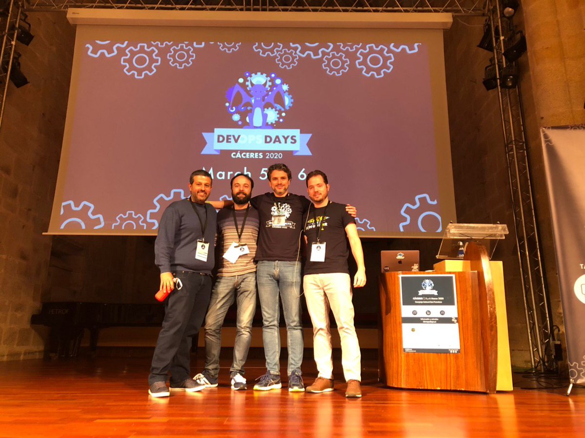 morejon85's tweet image. Equipo de lujo en el #evento #DevOpsDaysCC20.  Seguros de regresar el próximo año para seguir compartiendo la cultura #DevOps.
#SngularRocks @DevOpsDaysCC @sngular