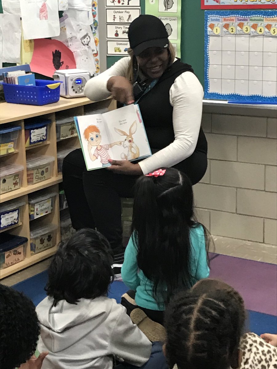 julie_minch's tweet photo. Miss Margaret read a Dr.Seuss book this morning. We all went home as the Cat in the Hat! Will our parents recognize us? #prekrocks #ReadAcrossAmericaWeek #bcpsreads @poliverjones @stevens_kaia @ReisterstownES @RES_PTA https://t.co/CQYhnyme7l