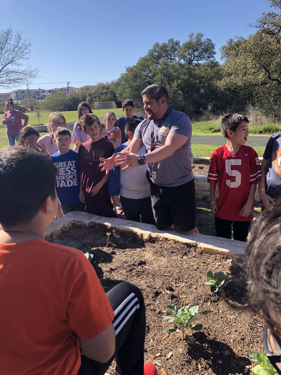 sandyvanhorn's tweet photo. Mr. Velasquez, our Family Specialist @CanyonRidgeES preps and plants with students and families our garden beds! #mostfunever @NEISDfam @NEISD #theNEISDway https://t.co/vdEcSTLJlP