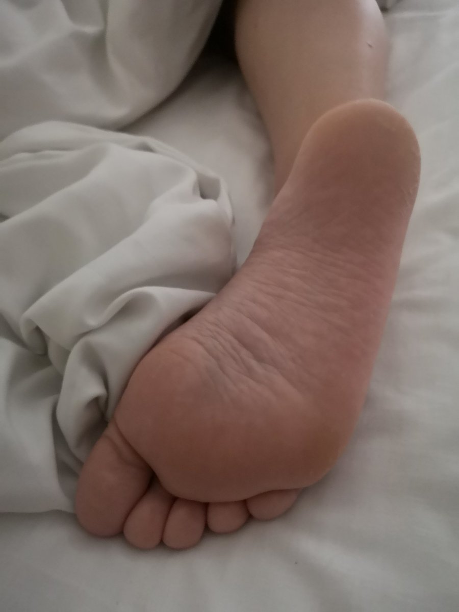 FootQueen91's tweet photo. @MDsweetfeetsole @smithalex91 https://t.co/qG0dtivUjo