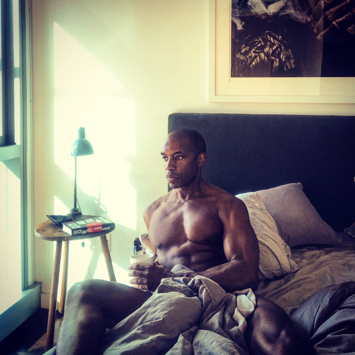 patrickhere's tweet photo. Ill be here waiting for this #CoronaVirusChallenge #COVIDー19 to pass! Be safe and #WashYourHands 🖐🏾 🤚🏾 Thanks, @ACMLondon for the edit. 😉 #patrickhazlewood #andrewmorrill #fitness https://t.co/wZDWVpSNUA