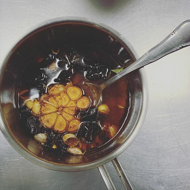 Parece que vuelve el frío después de un febrero primaveral. Nosotros estamos preparados con platos contundentes y salsas maravillosas. 💪🏼 #ajada #villena #auroch #aurochrest #villenagram #gastronomiaespañola #gastroalicante ift.tt/2IpvQCX