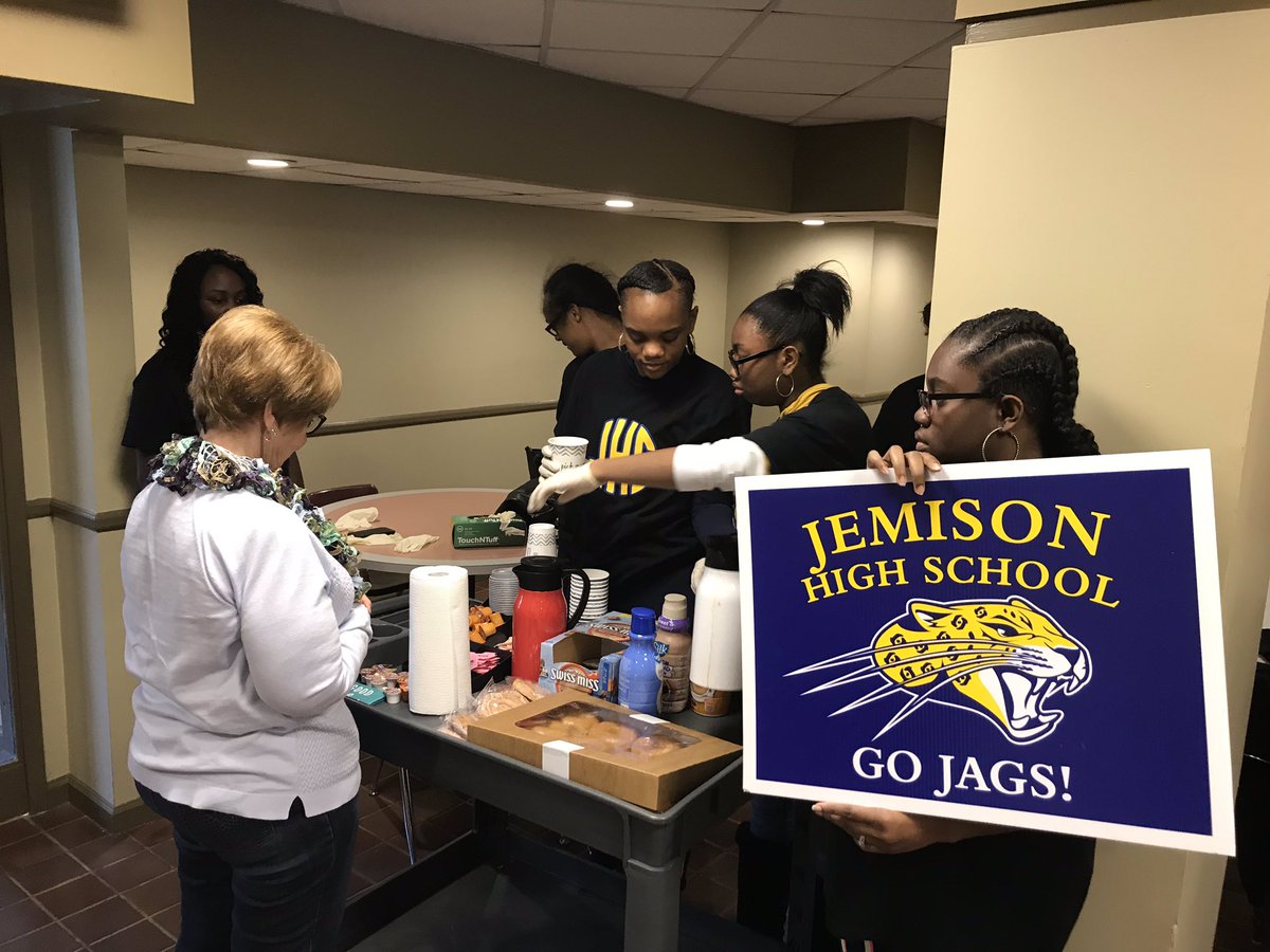 HSVk12's tweet photo. Thank you Jemison H.S. students and teachers for providing the Coffee Cart Service at the Central Office this morning.  The name of their coffee-cart business is “The Daily Grind”.  @MaeJemisonHS 
#Entrpreneurs
#WorkforceSkills https://t.co/7SDd0rOkEJ