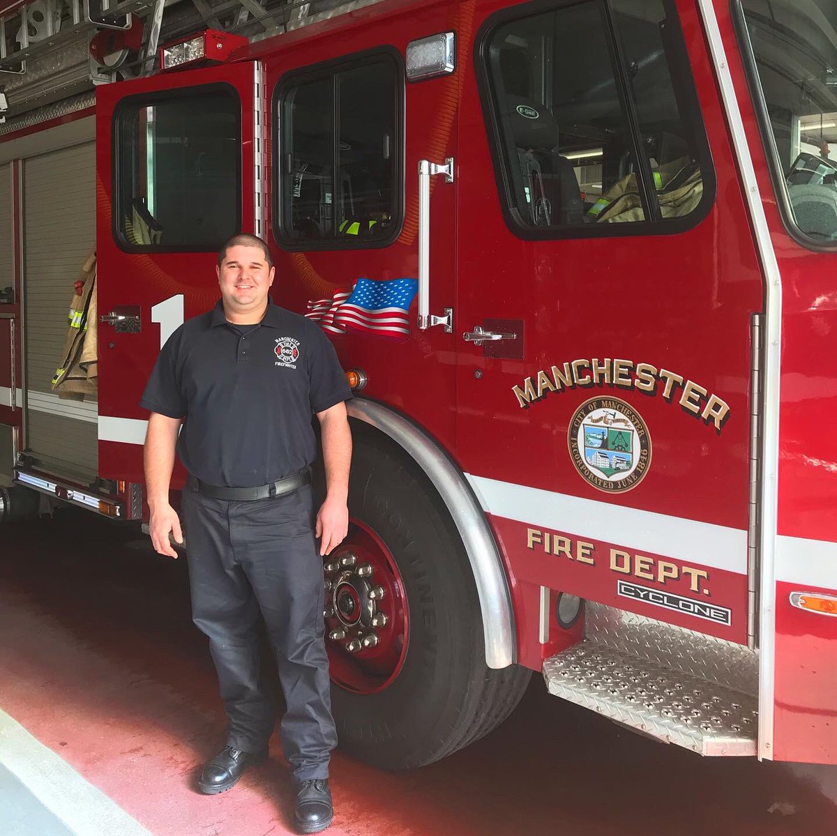 nhfstems's tweet photo. #FirstResponderFriday
Meet Karl Ludwig, #Firefighter & #EMT at @ManchesterFD on Truck 1️⃣! He earned his bachelors from @KeeneState_ and his #FF1 & #FF2 here at the Academy. Thank you for your service, Karl!
#NHFireAndEMS #NHFireEMS #NHFA #NH #NHFireAcademy #ManchesterNH https://t.co/hhBmQQGxDz