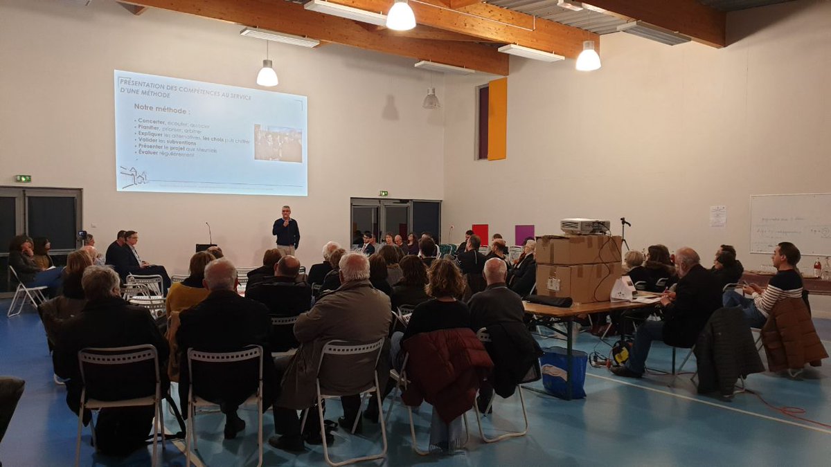 Renais_LMSD2020's tweet photo. #ReunionPublique III. Beaucoup de questions en salle qui ouvrent sur des débats passionnants : #Beaurain, Circulation, PLU... https://t.co/jhhrAcLFuc