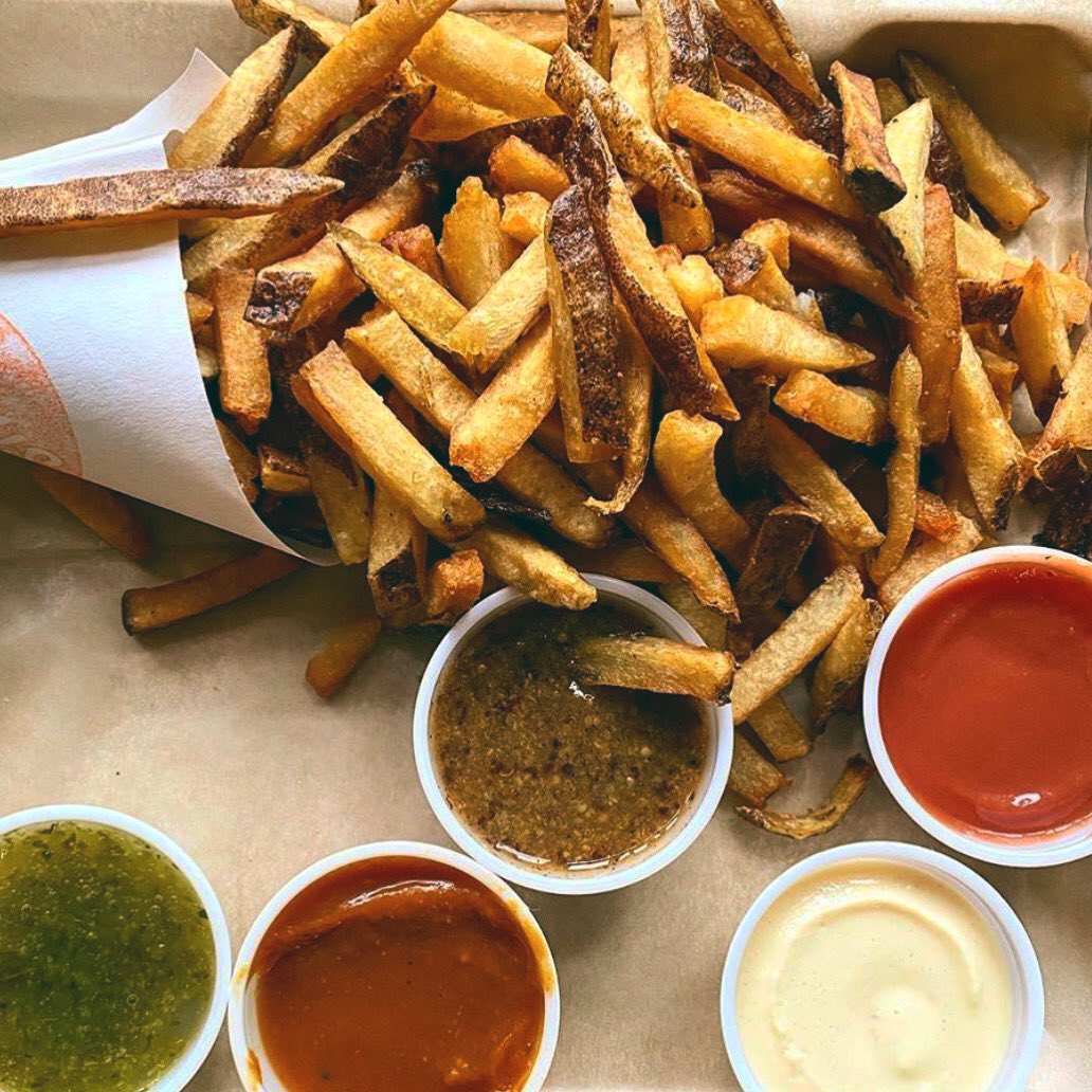 catchvybz's tweet photo. Happy FRY day! @Saus_Boston we are so happy to have you!

Get saucy today. Download #CatchVybz.

#boston #bostonfoodies #foodies #fryday #weekendvibes #enjoy #getsauced https://t.co/fDx1bfinNk