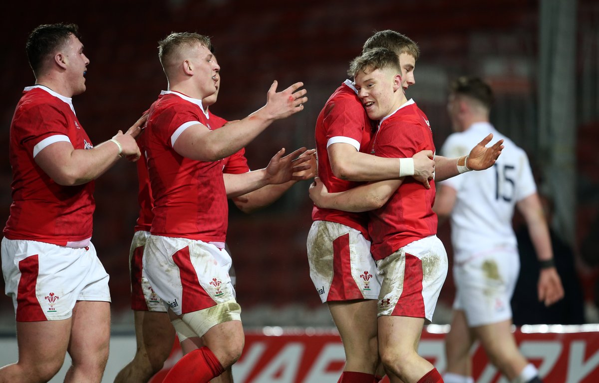 scarlets_rugby's tweet photo. 🏴󠁧󠁢󠁷󠁬󠁳󠁿 A fantastic win for Wales U20s at Kingsholm. Llongyfarchiadau bois!! #ENGvWAL https://t.co/pDHPFTvZAa