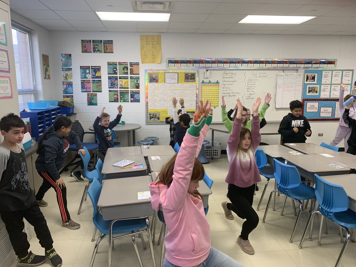 MattFreund3's tweet photo. More fun with Ashley from MHS @VV_Voyagers #fourthgraderocks #enjoytheview #viewourstory https://t.co/BNGMyx8Duy
