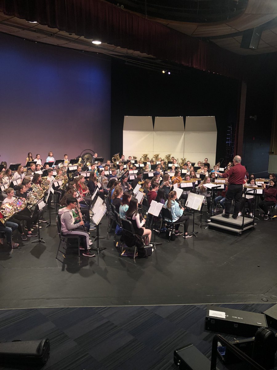 MisterBents's tweet photo. It’s been quite the day at Apple Valley HS. Talented musicians from each middle school in 196 have gathered for our annual honor band. We’ve all learned a lot from Mr. Bill Henry, our guest conductor and 196 band legend. Concert at 7:30 tonight! https://t.co/9GZimJmbaZ