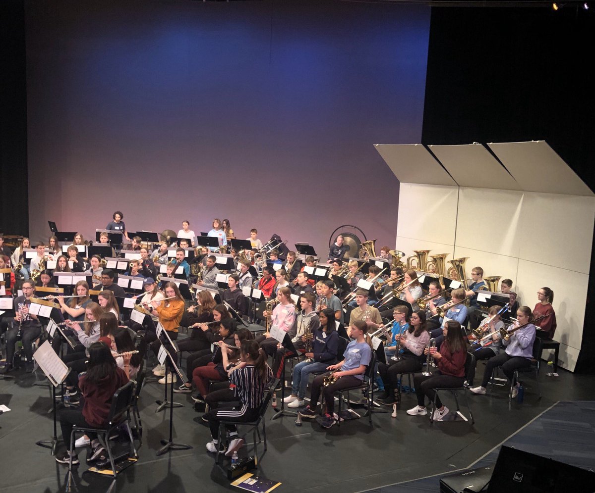 MisterBents's tweet photo. It’s been quite the day at Apple Valley HS. Talented musicians from each middle school in 196 have gathered for our annual honor band. We’ve all learned a lot from Mr. Bill Henry, our guest conductor and 196 band legend. Concert at 7:30 tonight! https://t.co/9GZimJmbaZ