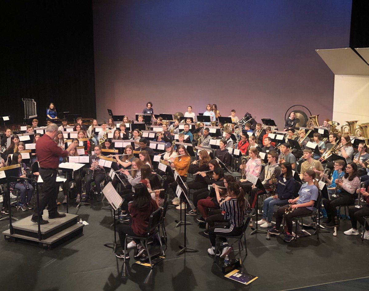MisterBents's tweet photo. It’s been quite the day at Apple Valley HS. Talented musicians from each middle school in 196 have gathered for our annual honor band. We’ve all learned a lot from Mr. Bill Henry, our guest conductor and 196 band legend. Concert at 7:30 tonight! https://t.co/9GZimJmbaZ