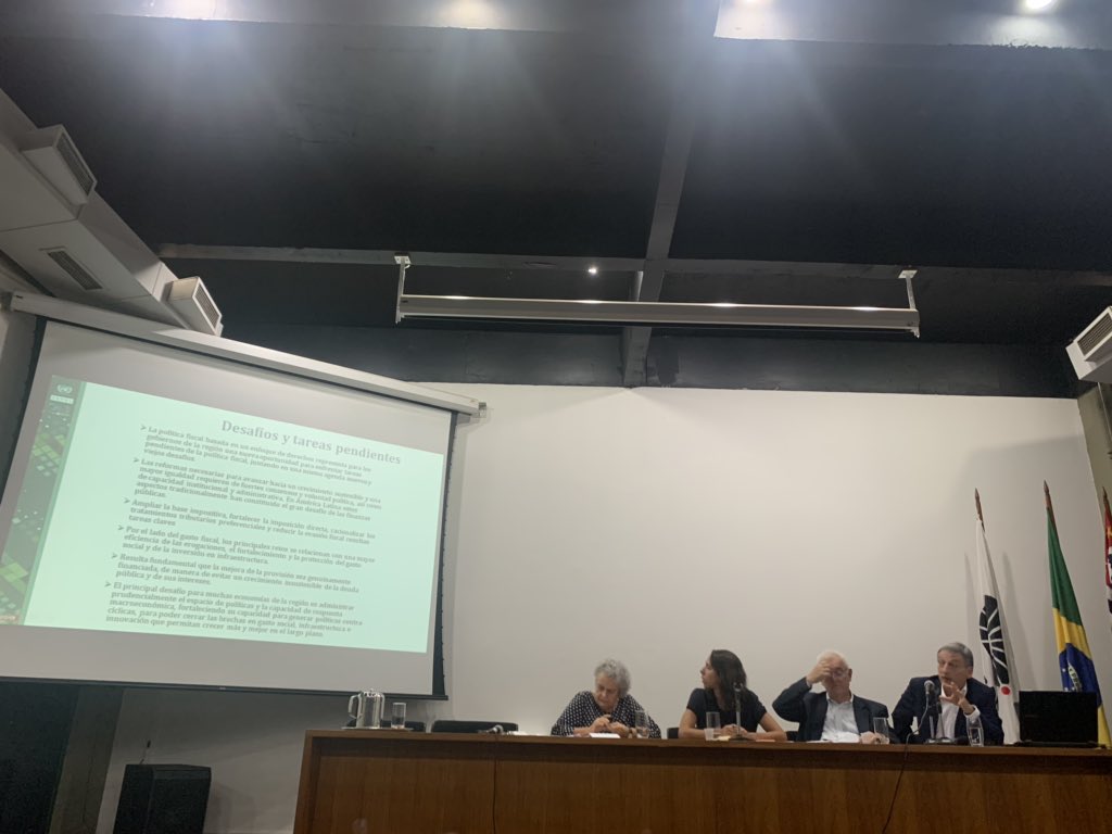 SergioChaparro8's tweet photo. “La política fiscal basada en un enfoque de derechos representa una oportunidad para enfrentar tareas pendientes, juntando en una misma agenda nuevos y viejos desafíos” @juanpablojimene de la @cepal_onu.
Lea más sobre esta iniciativa aquí:
https://t.co/yaAb4SFS0B https://t.co/TsfL5qxPvW