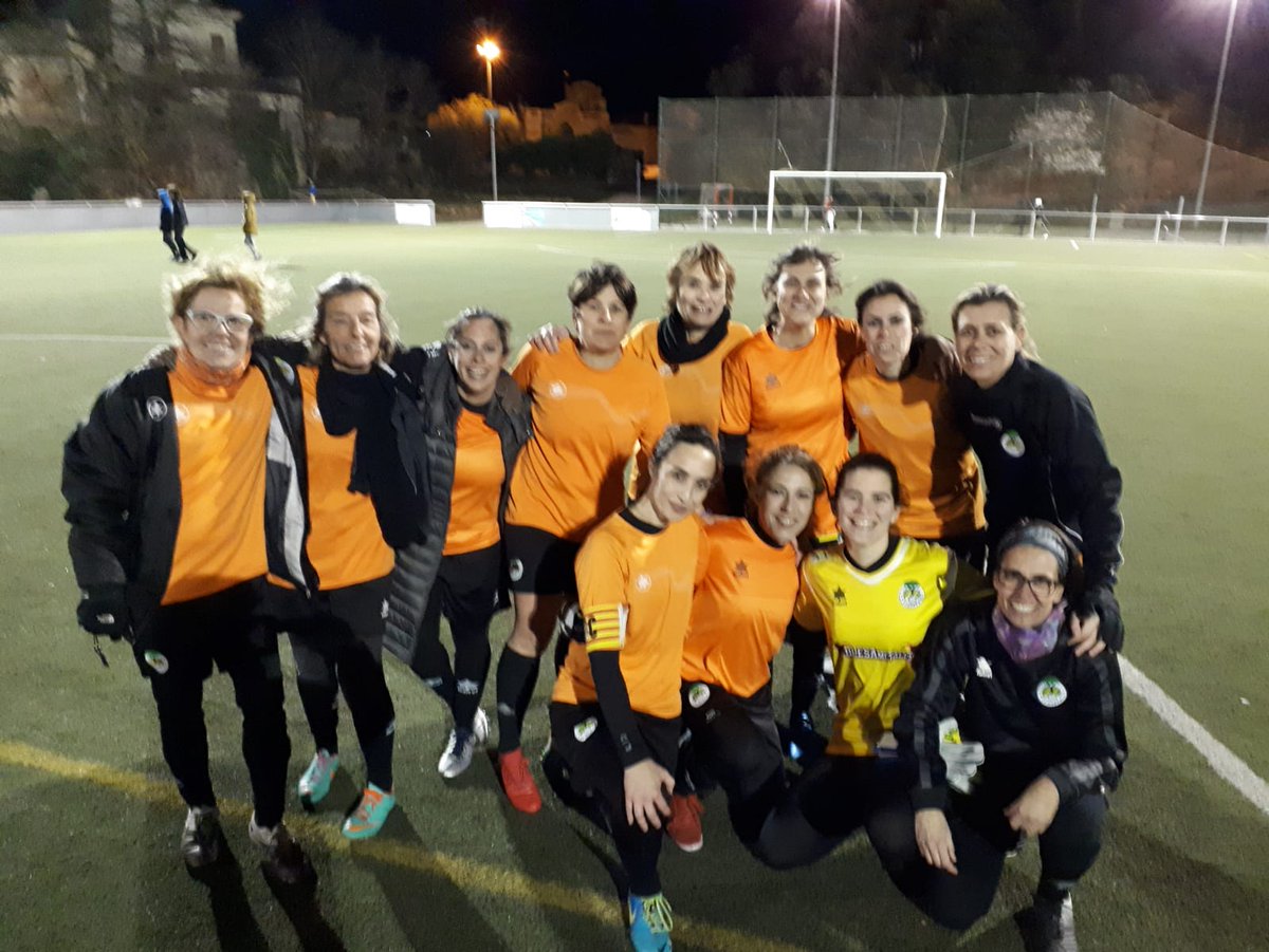 CFBEGUES's tweet photo. Les Veteranes han guanyat aquest divendres un amistós a Torrelles per 0 a 4 (Ruth, Vero, Sonia i Toi), adelantant la celebració del dia de la dona del proper diumenge. Bon partit de les veteranes que segueixen imbatudes aquesta temporada. Força Veteranes!! https://t.co/xg70FKvGqF