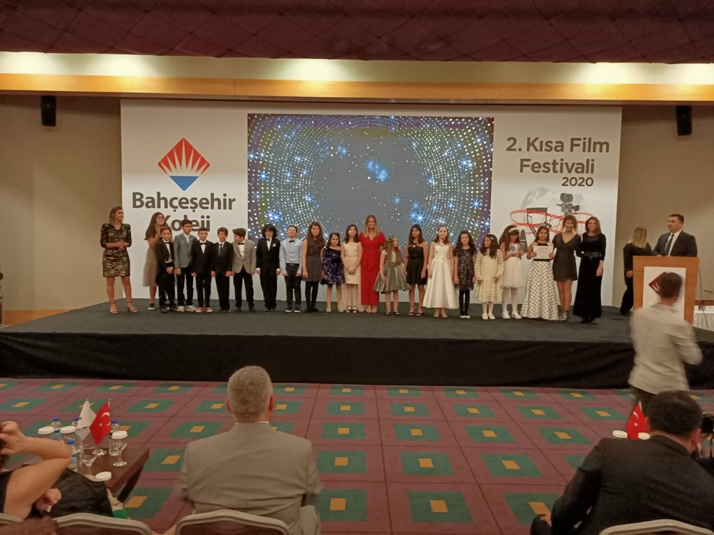 cnnguler's tweet photo. 2. Kısa Film Festivalinde 19 Mayıs Kampüsü öğretmen ve öğrencileri olarak 5 dalda ödül almanın gururunu yaşıyoruz📽
⭐️En İyi Film
⭐️En İyi Kurgu
⭐️En İyi Yönetmen
⭐️En İyi Oyuncu
⭐️Jüri Özel Ödülü 
@EnverYucel @Savas_BOYAR https://t.co/jL6M6q3YZF