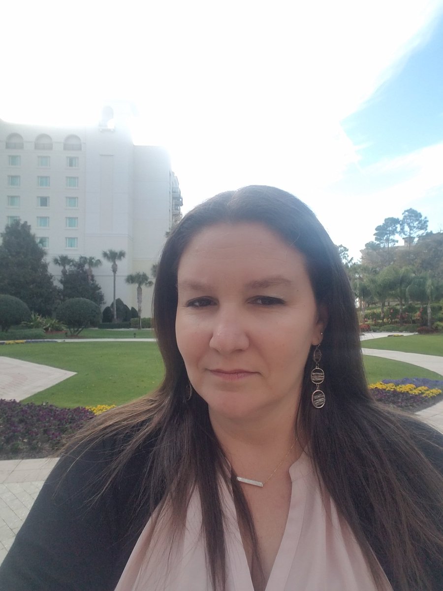 vsteach78's tweet photo. Ready for the FEA reception at Omni. @BetterschoolsFL @HernandoCTA https://t.co/5shnLPCmMs