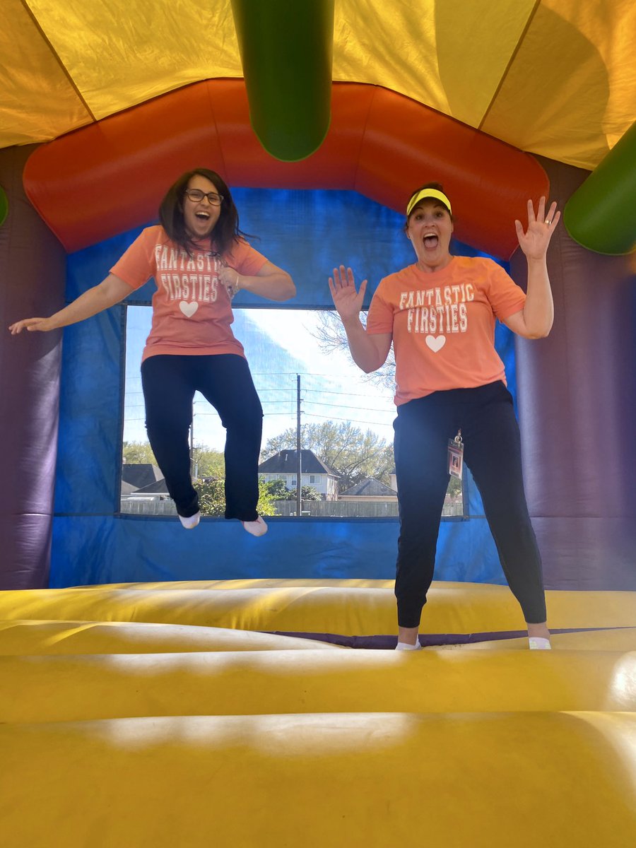 WSEfirsties's tweet photo. Jumping for joy because it’s SPRING BREAK! #WSEfirsties @WSE_Stallions https://t.co/crVmHTuvpu