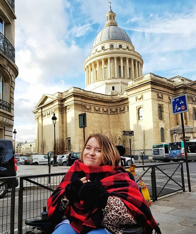 W Panteonie leżą najwięksi: Alexander Dumas, Victor Hugo, Maria Skłodowska-Curie (dla Francuzów po prostu Curie 🤣). Ja jeszcze muszę się napracować, by móc sobie poleżeć w równie zaszczytnym miejscu, dlatego zapraszam Cię jutro na @targi_ksiazki_mtp … ift.tt/2IpI1jl