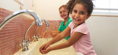 hazelhealthinc's tweet photo. Hazel has compiled a list of Coronavirus (COVID-19) resources to help those of us caring for children and teens. This includes family friendly flyers from the CDC, and a tool to help find your local health department:
https://t.co/RDQgdbJp5B https://t.co/d37MaVegTD