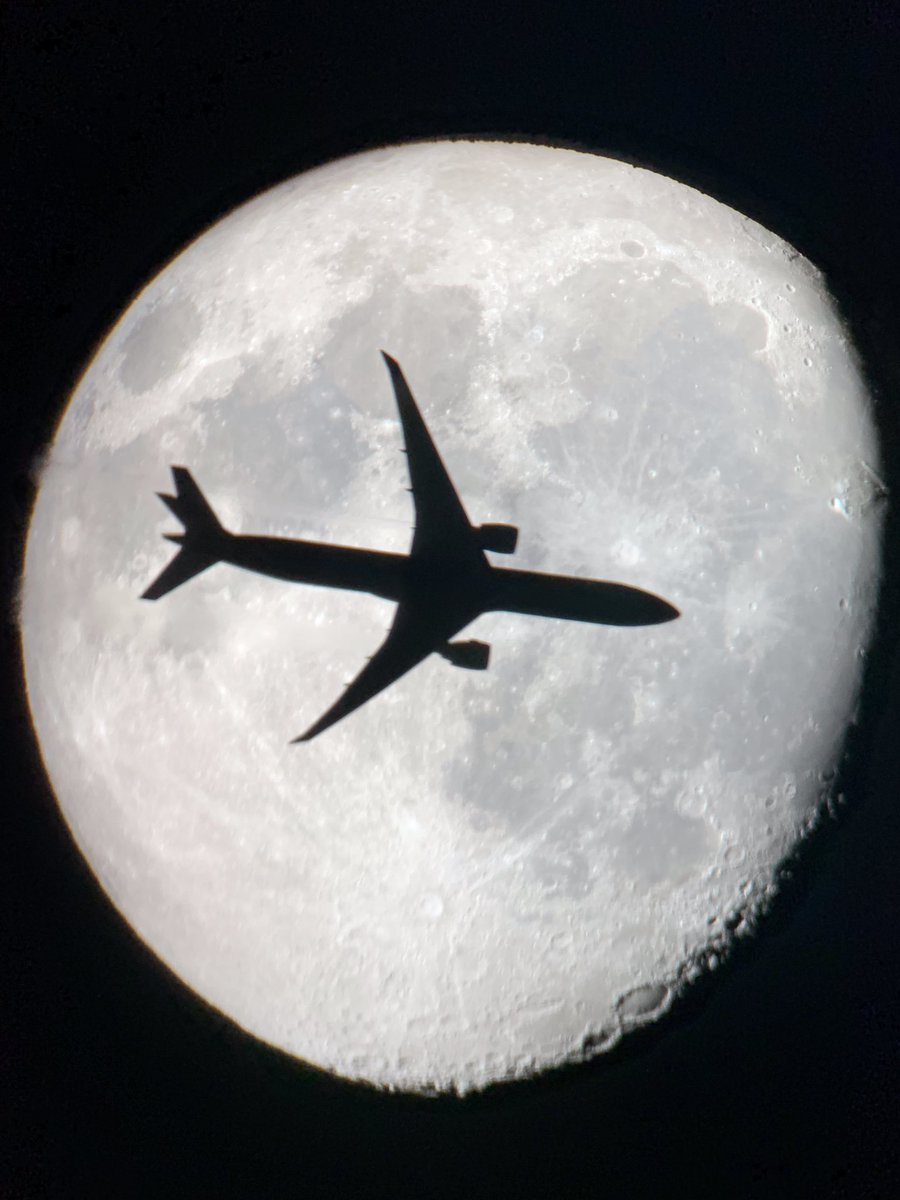 I don’t think I will ever take a better photo with my <a href="/celestronuk/">Celestron UK</a> telescope 🔭 and my iPhone 😳#shotoniphone #astrophotography