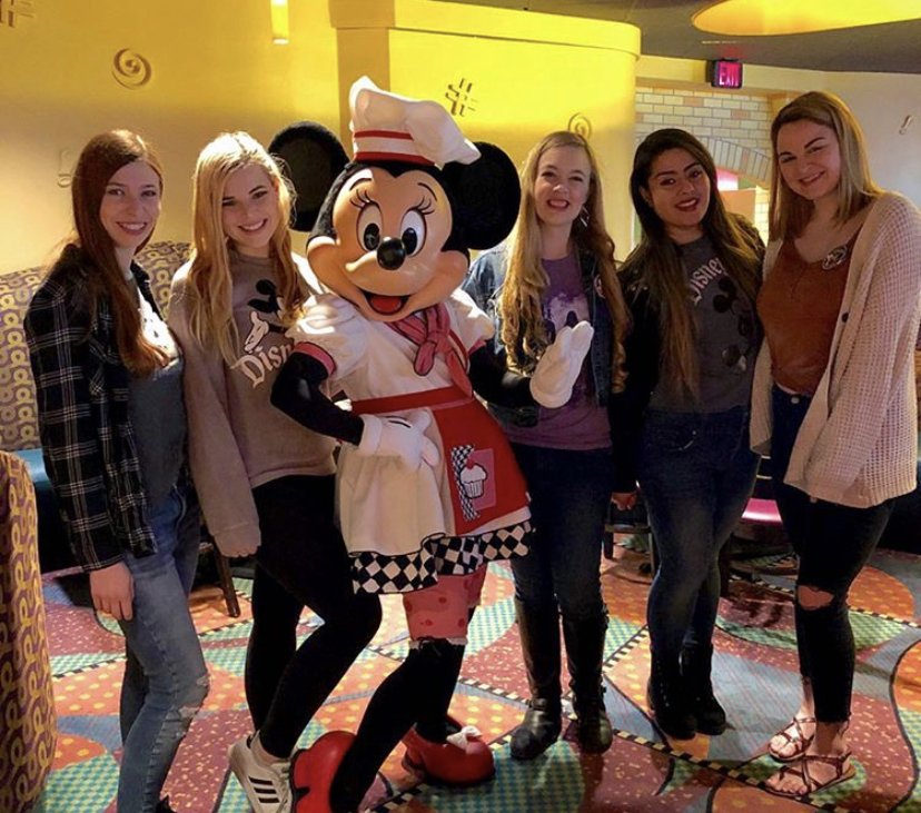 MyProgramDLR's tweet image. On #InternationalWomensDay2020, we'd like to highlight and thank the hardworking women of the Disney College Program, and Disney Internships & Programs!
#DLRCP #DLRCPSpring20