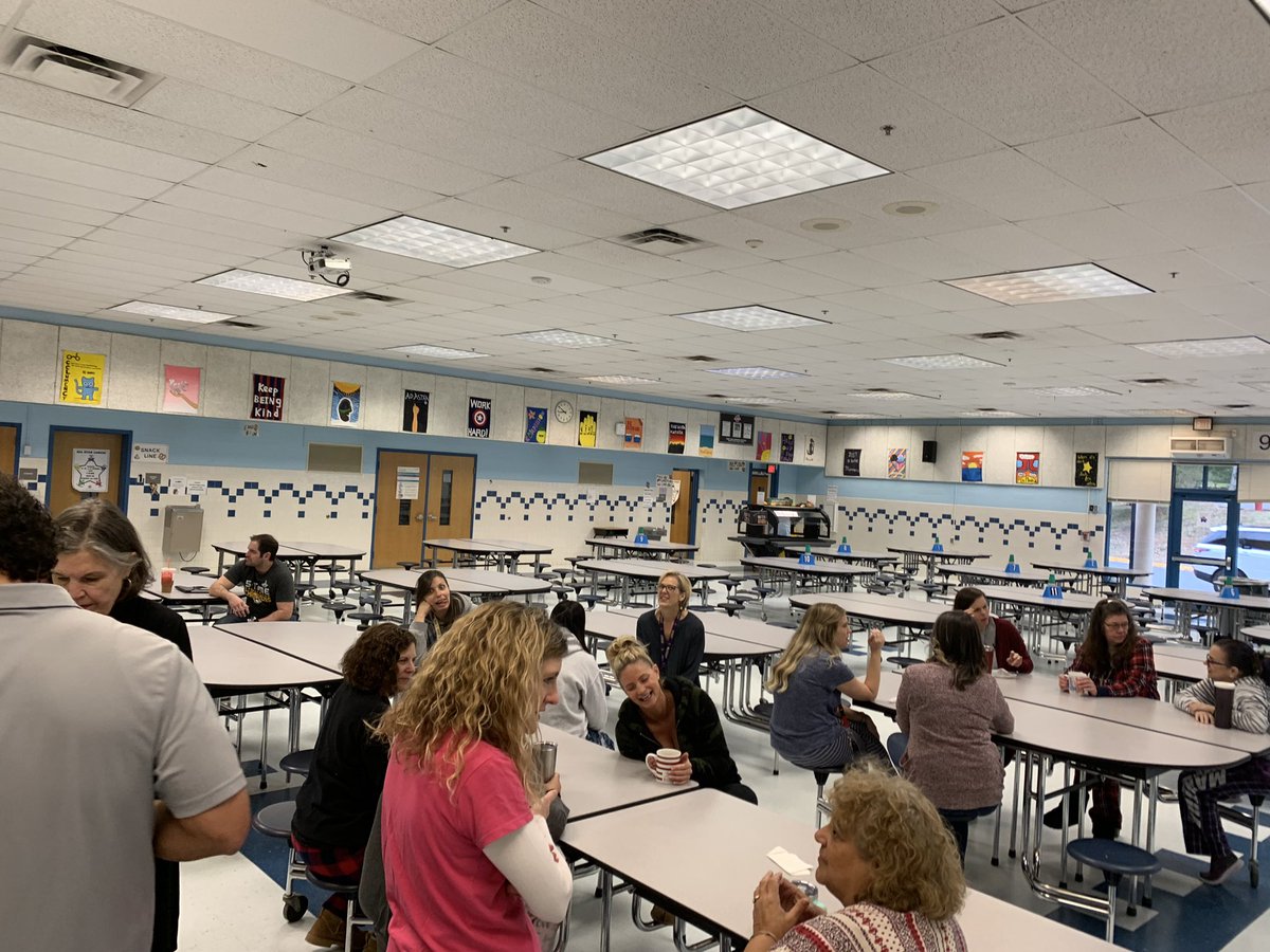MantuaEs's tweet photo. Friday Staff Coffee Mixer! @MantuaEs @fcpsnews @FCPSR5 @FCPSSupt #staffcoffee #tgif #fridays #coffee #coffeels #caffeine https://t.co/NXcuxPxToi