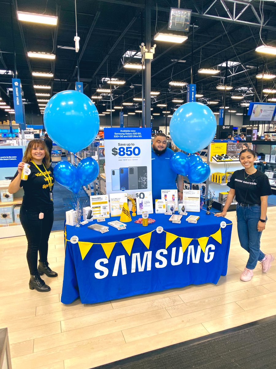 kymm94's tweet photo. Stop by your local Best Buy to get the new Samsung Galaxy s20 for FREE!! Thats right FREE, when you activate a new line on Sprint. Crazy good deal! 🙌 #samsung #s20 #bestbuy #sprint #stayclassysd @5GKennyG @RobertoSprintSW @SprintChrisAZ https://t.co/lf0nnosWHh