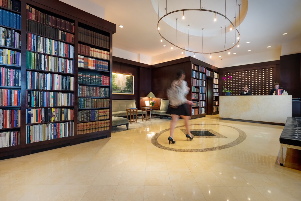 LibraryHotel's tweet photo. Travel with Ease this Spring to NYC. Enjoy 15% off of our Best Flexible Rate, change or cancel up to 2 days prior to arrival, and no advance payment required! Valid for stays between now and May 31. ✈️ 🧳 .
#newyork #nyc #Spring #hotels #libraryhotel #libraryhotelcollection https://t.co/o5or5MpdgY