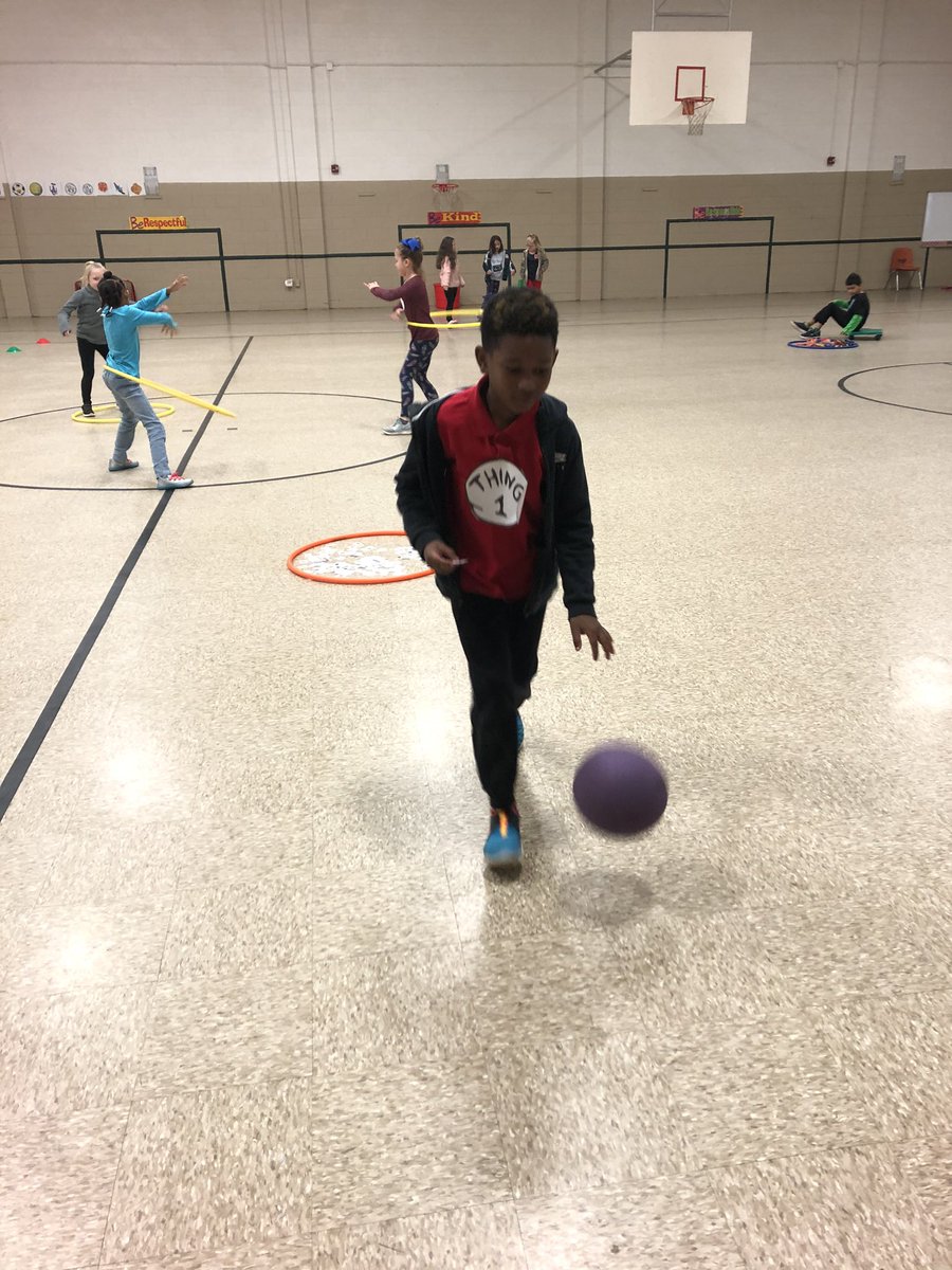 CoachS033's tweet photo. Dr. Seuss stations @SouthwestES with @teacher_b11 class! Thanks @BrendaW74032319 for station ideas! https://t.co/H4rY1s3IRG