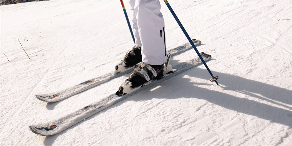 rewirewater's tweet photo. Join us Sat 3/7-Sun 3/8 @StevensPass for @FredHutch #SlayrideBankedSlalom. Race on a custom-banked slalom course, raise funds for life-changing research. Come by our tent, we’ll keep you hydrated for a good cause! #snowboarding #skiing #cancerresearch #structuredwater https://t.co/wRhxFNxaLS