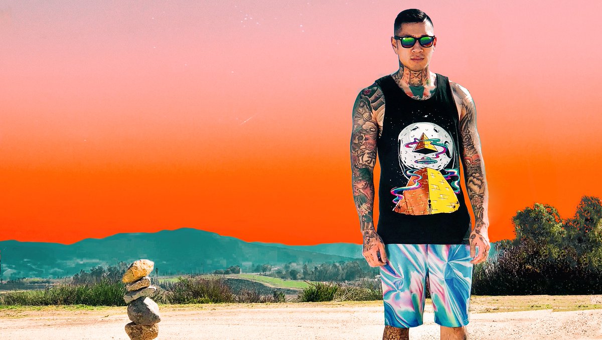 INTOTHEAM's tweet photo. Pyramid scheming 🔺Stay Inspired at https://t.co/VarUCKTQWM
#ITAMfam #festivalseason #festivalfashion #graphictank #musicfestival https://t.co/zWxpNWhPKR