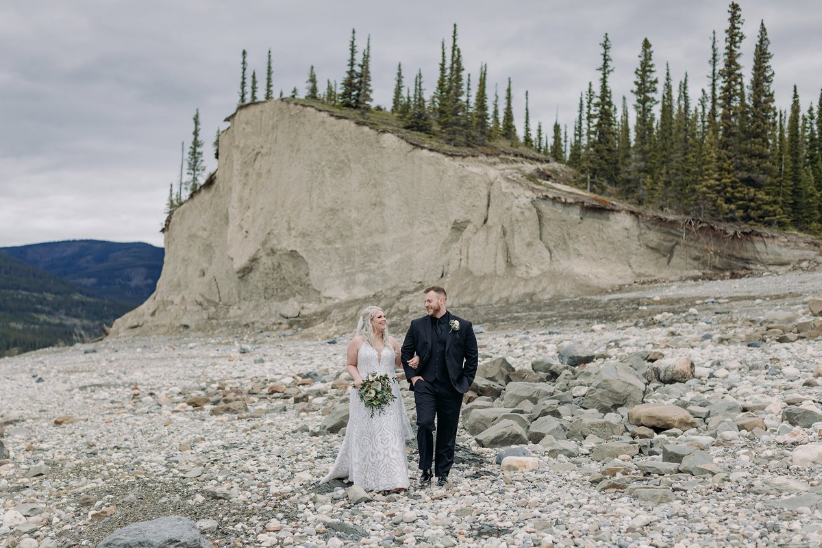 ENV_photography's tweet photo. Abraham Lake wedding on the blog! https://t.co/Gz1ia83LMq #abrahamlake https://t.co/IslsqZTwWP