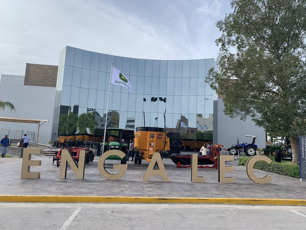 jpmurra's tweet photo. Felicidades al @TECcampusLAG y todos los que hacen posible #ENGALEC 2020.
Gran impulso al sector agropecuario en la Comarca Lagunera.
A seguir innovando, creando valor agregado y sirviendo nuevos mercados. https://t.co/7PYw2NfLl3