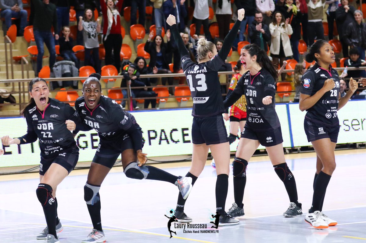 Clichés Hand tweet media