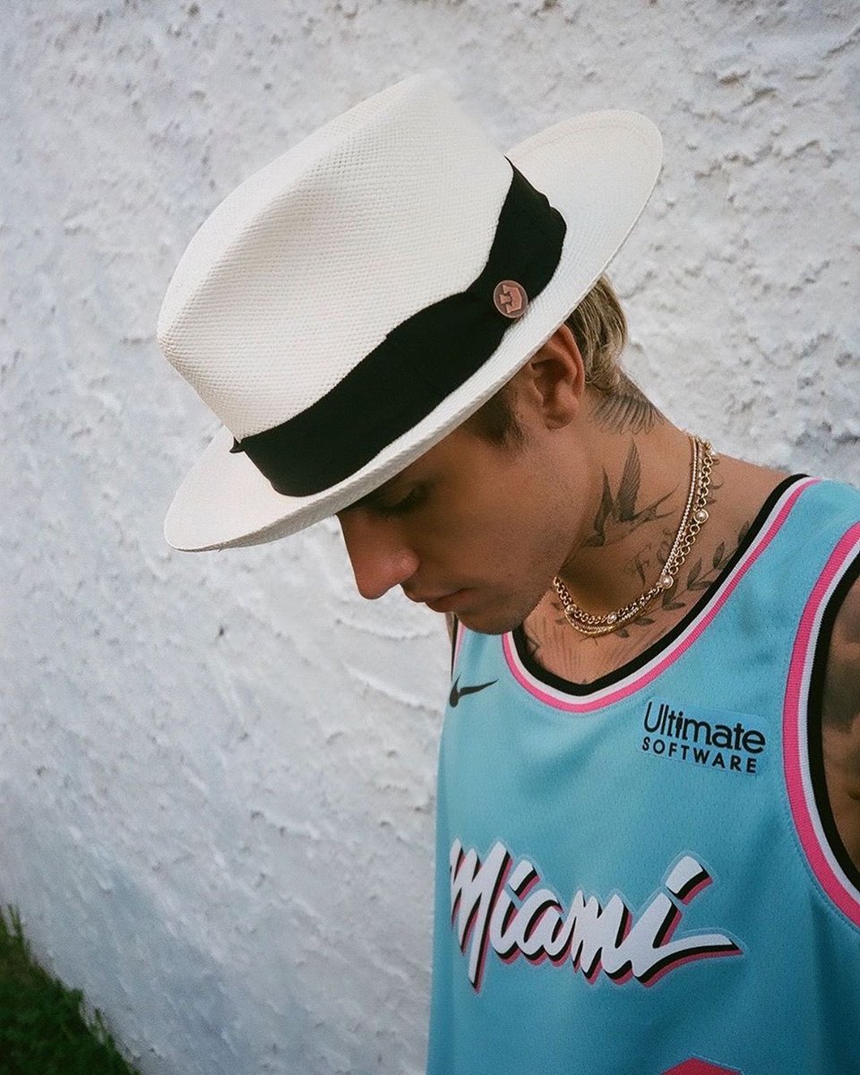 JBCrewdotcom's tweet photo. New photo of Justin Bieber in Miami recently. https://t.co/KpNixnzpBg
