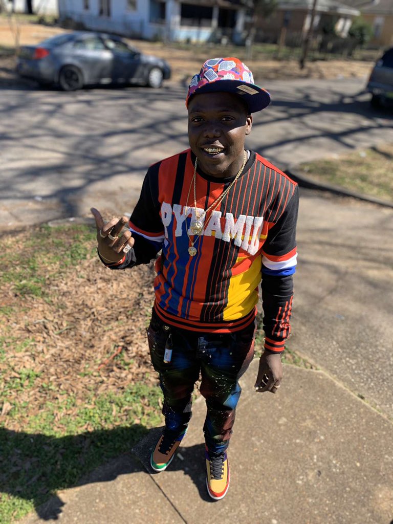 ReggieYNIC's tweet photo. 💙💜💛❤️🤍🧡🖤💚 https://t.co/DCzmj26goi