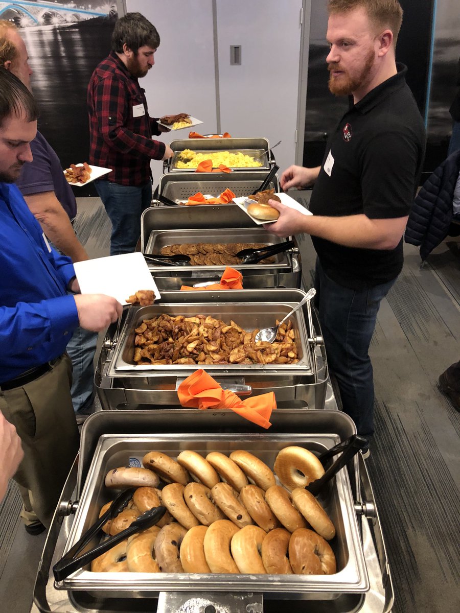 RichardKenyan's tweet photo. Our #vCommunity loves their HOT BREAKFAST in the morning at @BuffaloVMUG #BuffaloVMUG @DaveandBusters
Just look at all that #vBacon!
Kicking things off this morning was @Virtual_Tom. We all were too busy with our bacon to snap a pic ๐ https://t.co/QrlfZTCRp6
