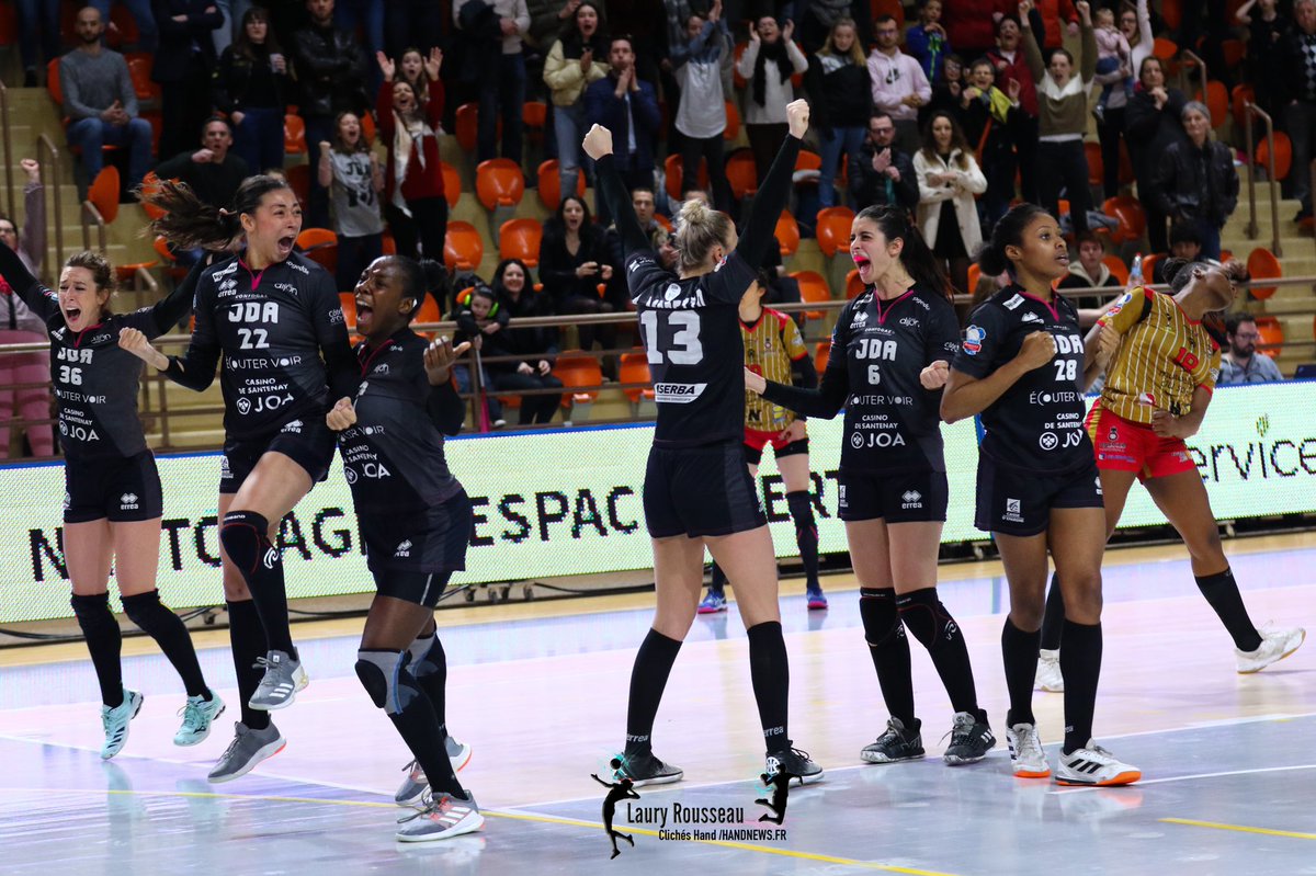 Clichés Hand tweet media