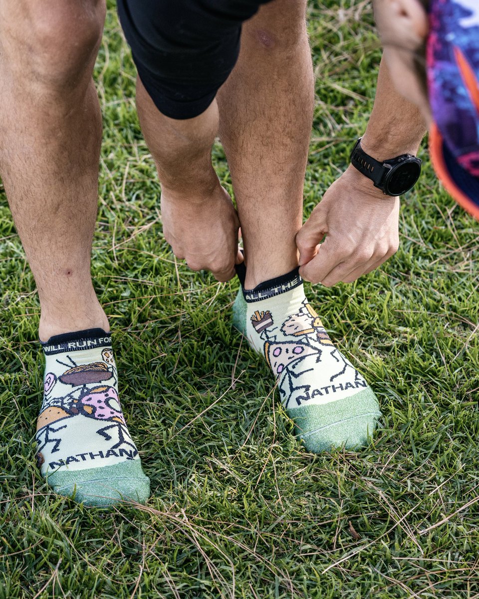 NathanSportsInc's tweet photo. Sizzle, don't fizzle. 😎 Be a hero, not a zero. 🙌 Running Performance Socks are here! Swipe our story for the full collection... and stay tuned for more soon 😍 #InspiredByTheJourney #WeRunWithYou https://t.co/z1UEvx1GC1
