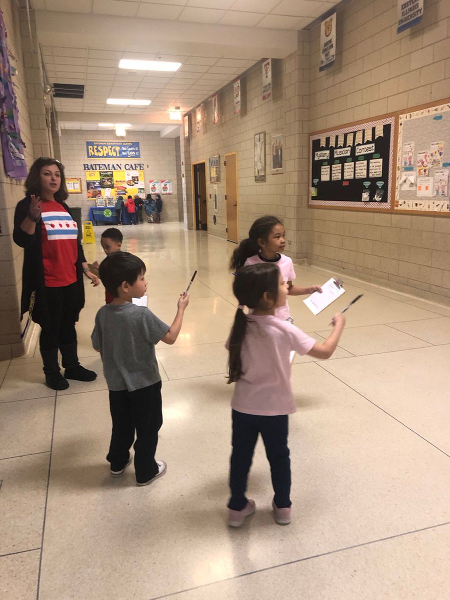 BatemanES's tweet photo. So many ways to explore buildings! Our preschoolers are becoming experts on all types of buildings - From play dough structures to comparing buildings in stories to visiting panaderías, our preschoolers have been building their knowledge each day! #BeBateman #ThisIsEarlyLearning https://t.co/MeQO0Ot7P5