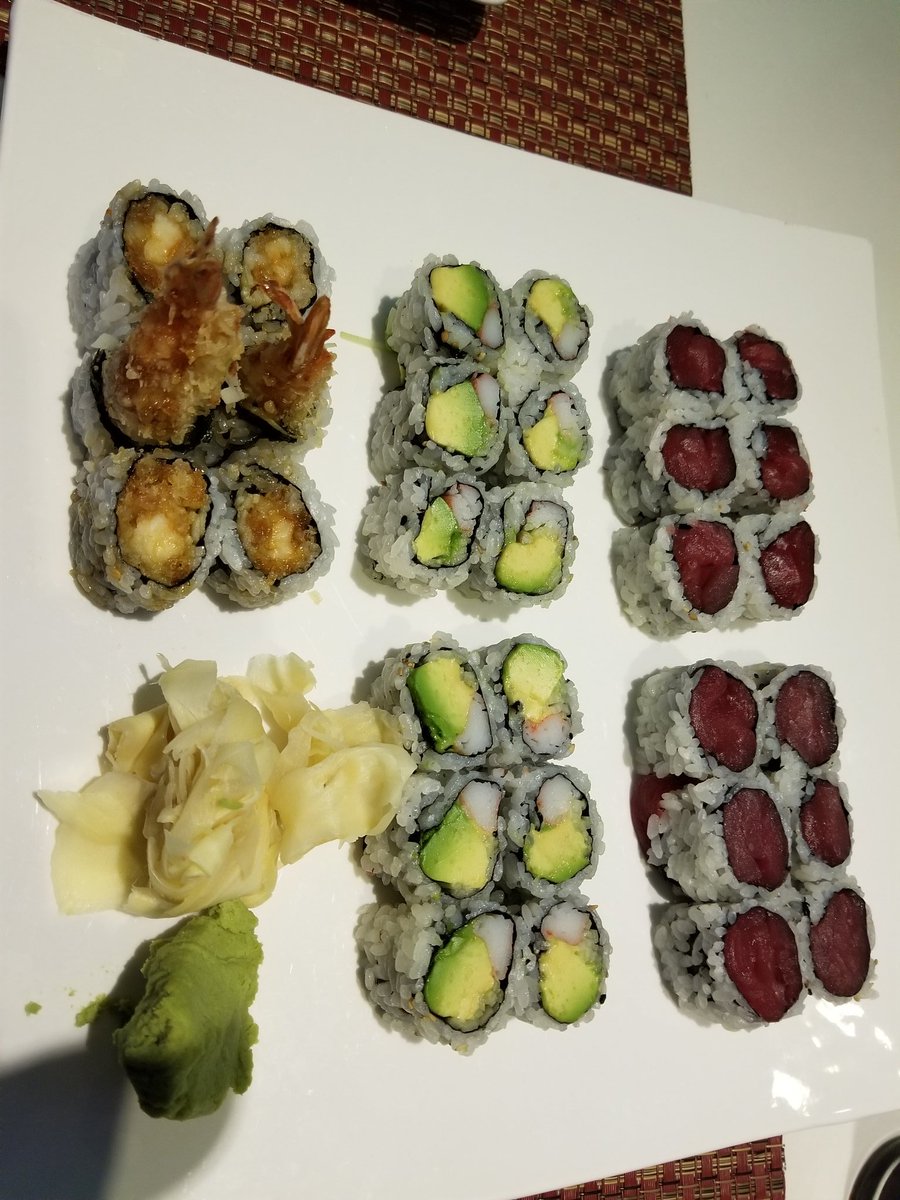 JohnLukeNYC's tweet photo. #HappyHour At The #Japanese Restaurant #Yummy https://t.co/v6wry365xx